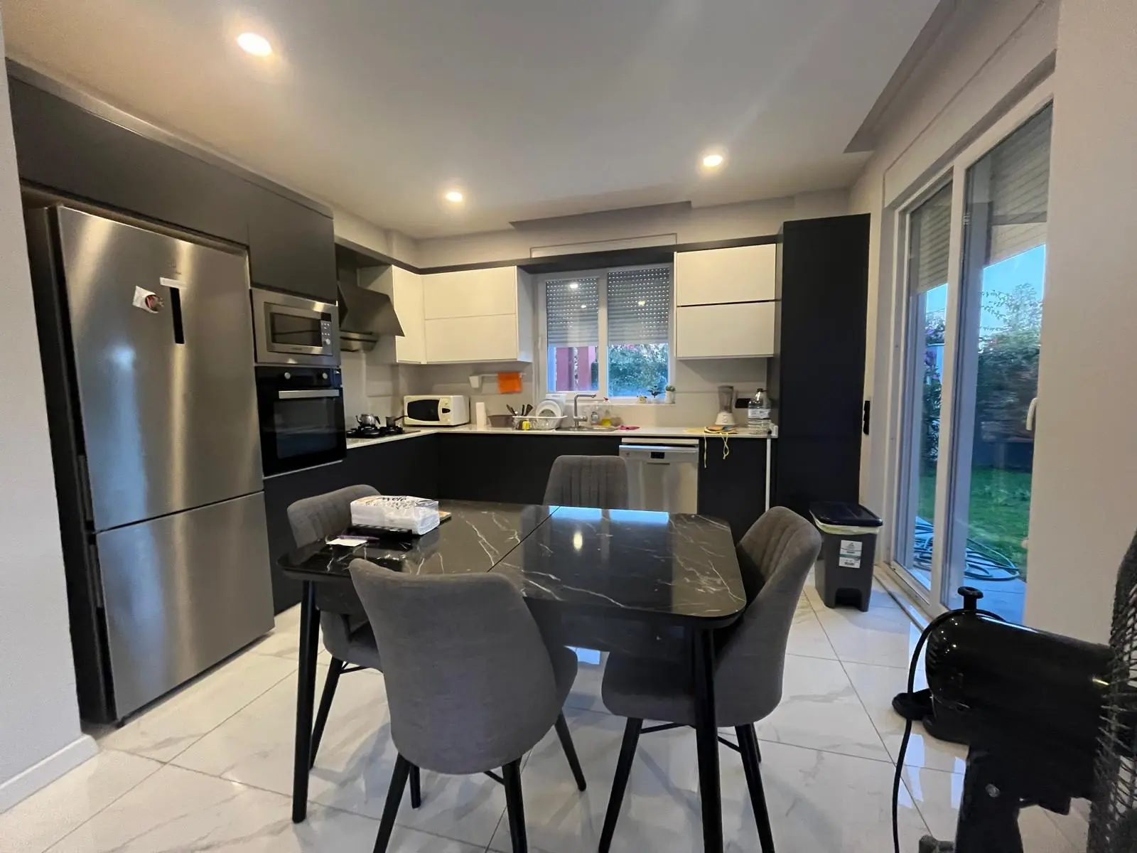 Fitted kitchen